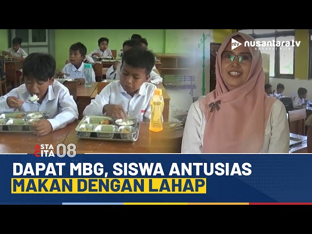 Youtube Thumnail image of : Penuh Ceria! Siswa di Sampang Sambut Mobil MBG, Langsung Makan dengan Lahap | NTV