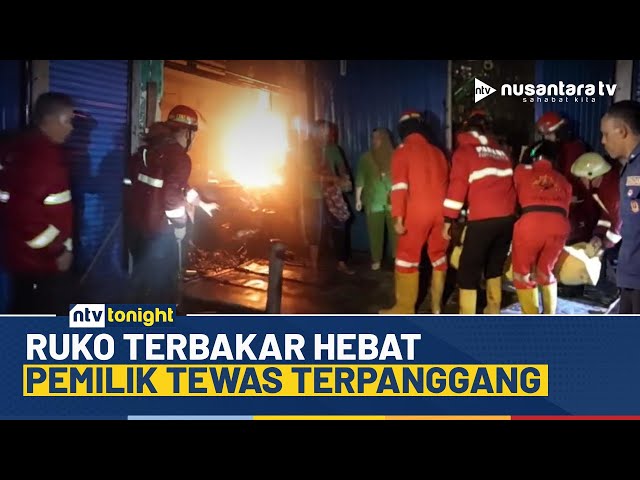 Youtube Thumnail image of : Detik-detik Mengerikan Ruko di Padang Terbakar Hebat, Satu Orang Tewas Mengenaskan | NTV TONIGHT